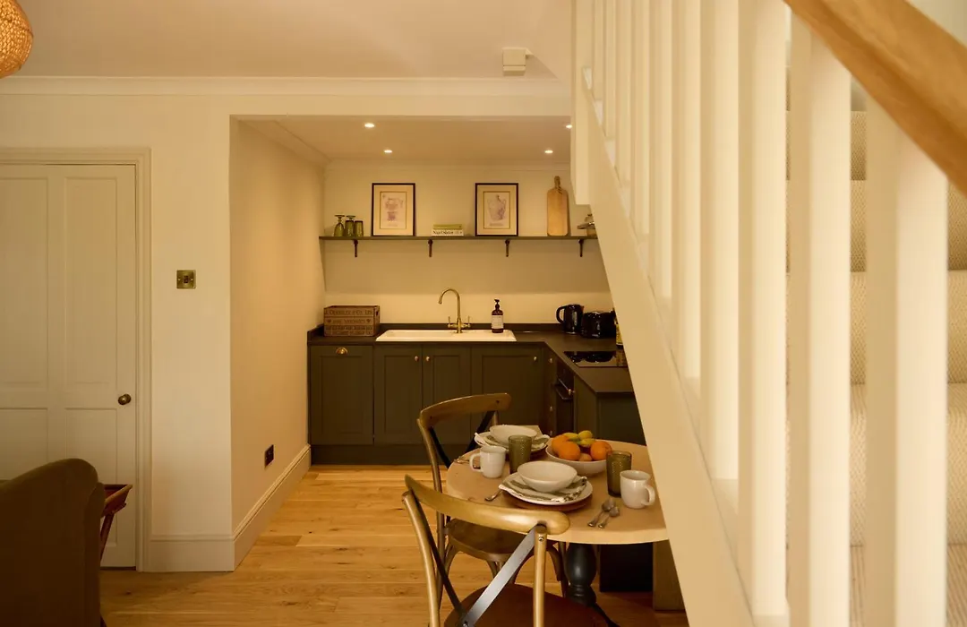 Great Ashley Farm Holiday Cottage & Shepherds Huts-1
